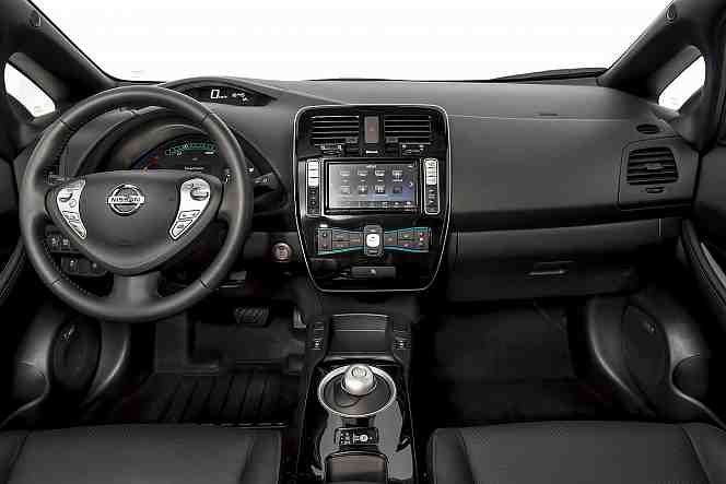 cockpit-nissan-leaf-15