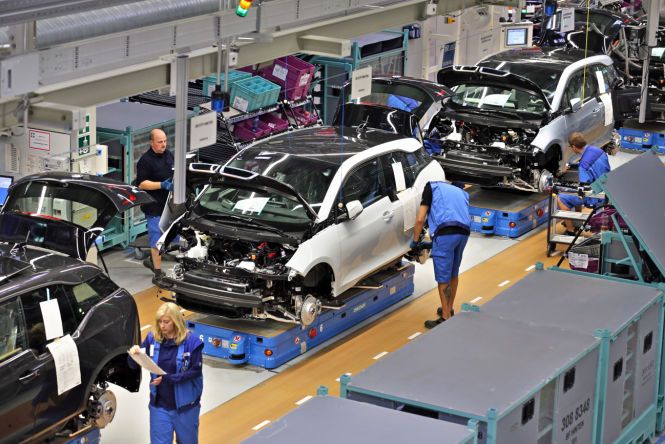 El representante de los trabajadores de BMW pide mayor inversión en el coche eléctrico