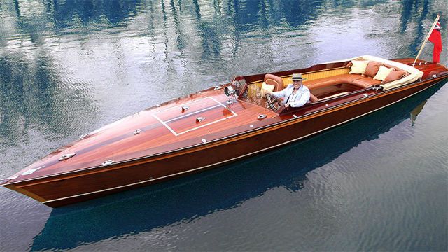 El precioso barco eléctrico diseñado por Frank Stephenson