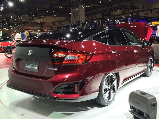 honda-clarity-fuel-cell-2015-tokyo-motor-show_100531913_h