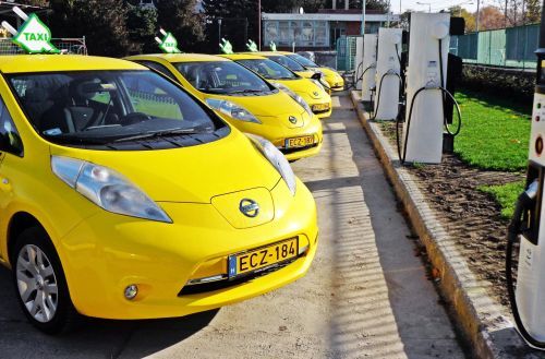 Taxi eléctrico en Europa. El Nissan LEAF es el más vendido en este sector