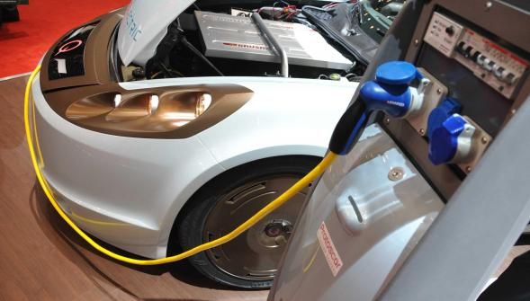 Francia lanza el reto de crear un coche eléctrico con un precio de entre 5.000 y 7.000 euros