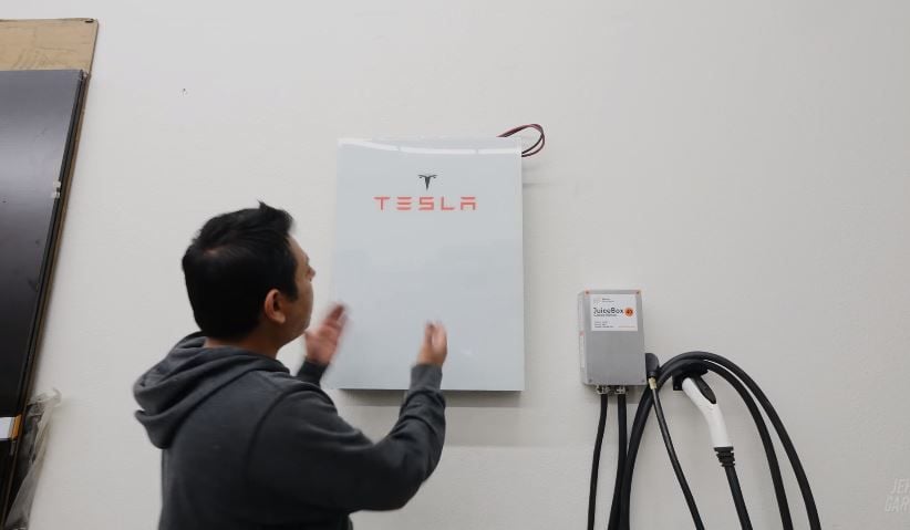 Construye tu propio Tesla Powerwall por menos de 300 euros