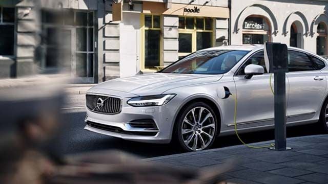 Volvo pide a los demás fabricantes de coches eléctricos que unifiquen el sistema de recarga