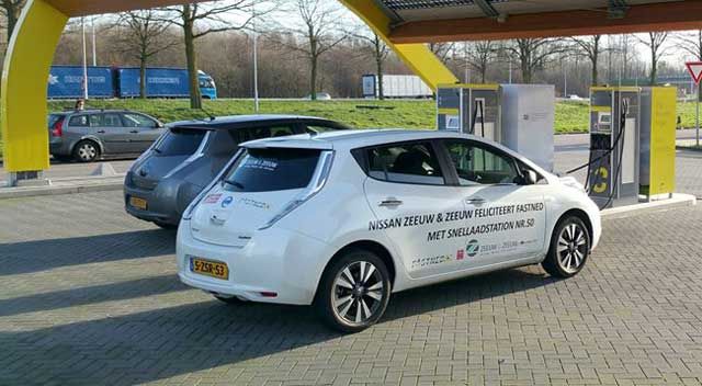 Fastned ofrece cuatro años de recarga rápida gratis a los compradores del Nissan LEAF en Holanda