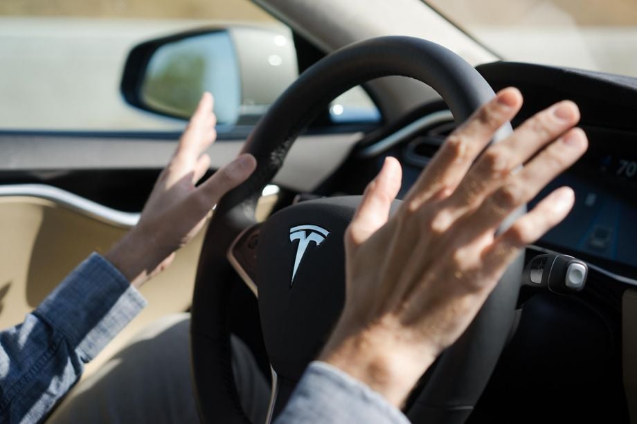 Tesla ultima la siguiente evolución del sistema Autopilot