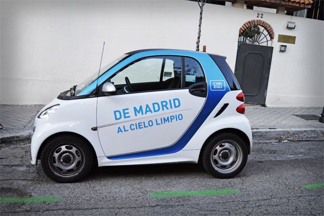 Las plataformas Car2Go, Emov, Uber y Cabify se frotan las manos con las limitaciones de acceso a Madrid