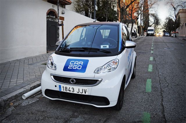 Los coches eléctricos seguirán disfrutando de aparcamiento gratuito en las zonas SER de Madrid