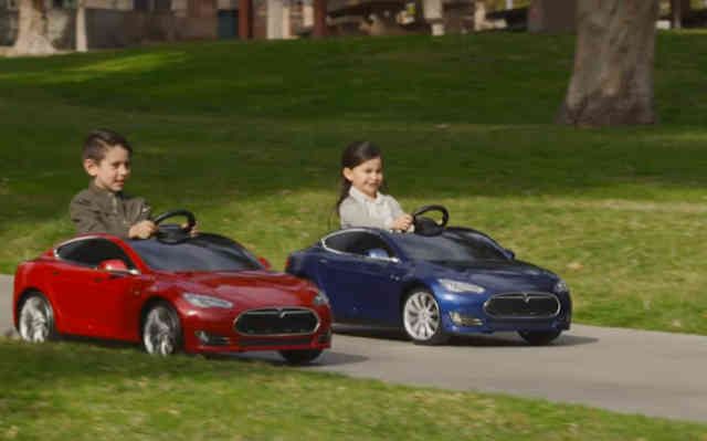 Un Tesla Model S para niños