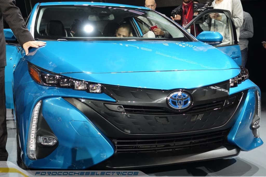 Nuevo Toyota Prius enchufable. El tapado que podría convertirse en el más vendido de 2017