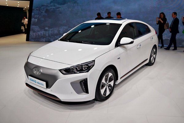 Más detalles del Hyundai Ioniq. Se confirma la batería, autonomía, y una recarga que llega a los 100 kW