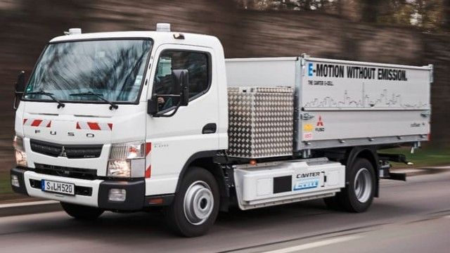 daimler-electric-truck-test-stuttgart-13