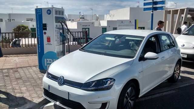 IBIL instala tres puntos de recarga rápida para coches eléctricos en Lanzarote