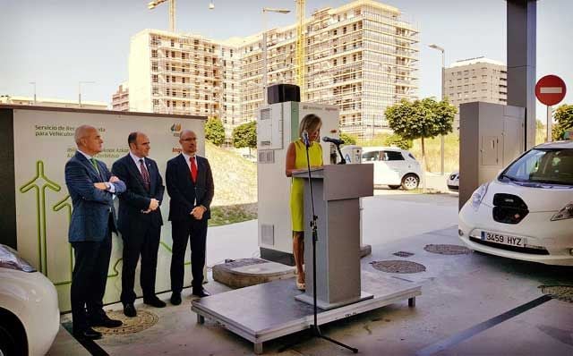 Primer punto de recarga rápida para coches eléctricos en Pamplona. Tarifa plana por 4 euros al mes