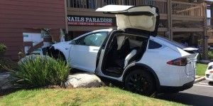 tesla-model-x-crash