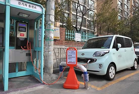 Corea convertirá 30.000 cabinas en puntos de recarga para coches eléctricos