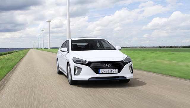 Presentado el Hyundai IONIQ híbrido enchufable. Hasta 63 kilómetros de autonomía eléctrica y llegada a Europa en julio