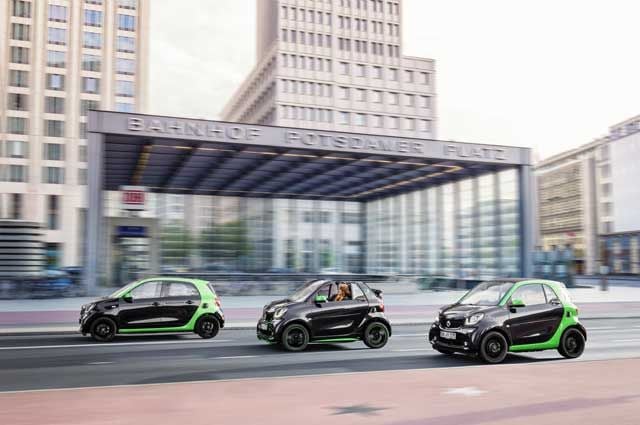 Smart presenta los nuevos ForTwo y ForFour eléctricos. Una decepción por culpa de la batería