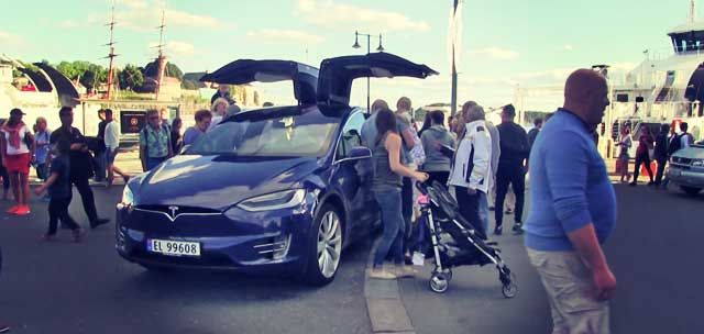 ¿Cuánto consume un Tesla Model X a 200 km/h durante 100 kilómetros?