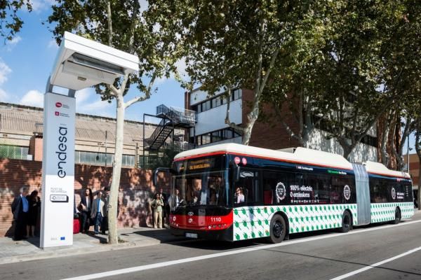 Barcelona instala su primer cargador ultra rápido para autobuses eléctricos