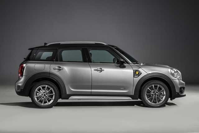 mini-cooper-s-e-coun-3