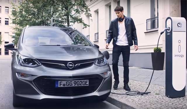 El Ampera-e aumenta enormemente su precio, y Opel acusa a GM de ser la responsable