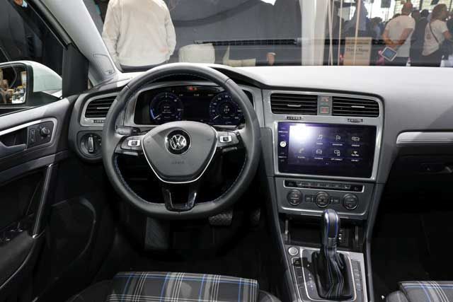 vw-egolf-ll-interior