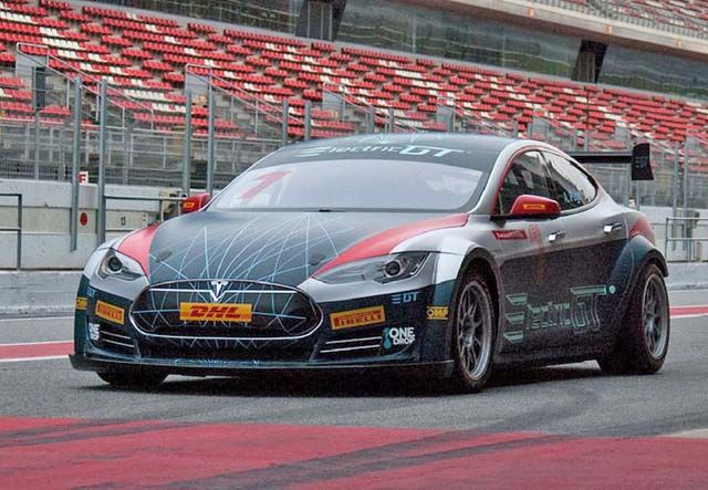 El Tesla Model S de Electric GT ya rueda por circuito (Vídeo)