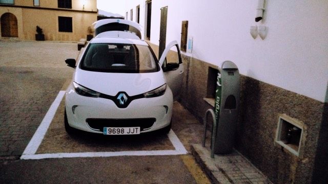 Mallorca acelera la implantación de infraestructuras para el coche eléctrico con la adquisición de 100 puntos de recarga a Ingeteam