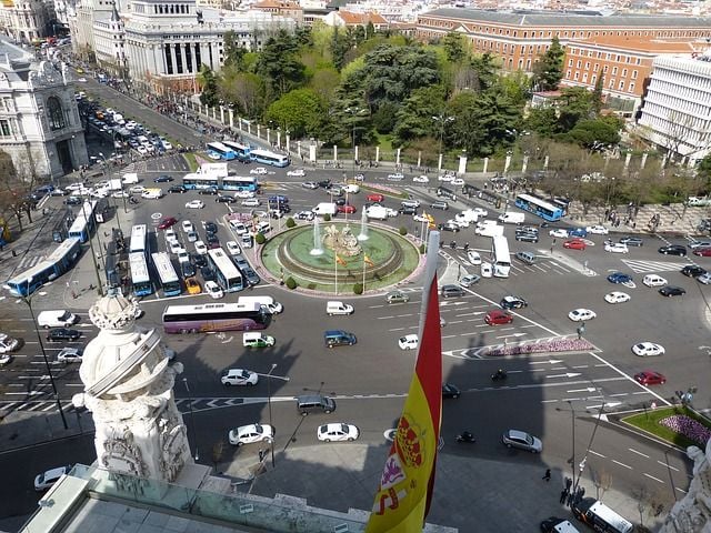 Las matrículas pares no podrán circular mañana por Madrid por primera vez en España. Los coches eléctricos, exentos