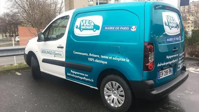 Paris experimenta con el sistema de car sharing con industriales eléctricos