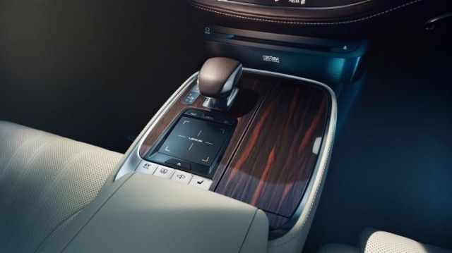 articleLeadwide-lexus-ls-interior-shot-shows-an-ev-modegts6lz