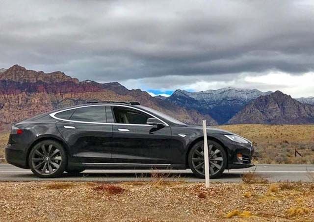 Si te vas de viaje con tu Tesla Model S, no te dejes la llave en casa