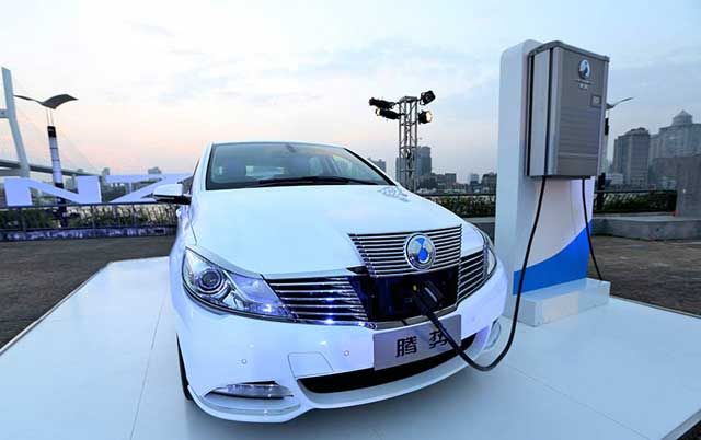 China instalará 800.000 puntos de recarga en 2017 para acelerar el despegue del coche eléctrico