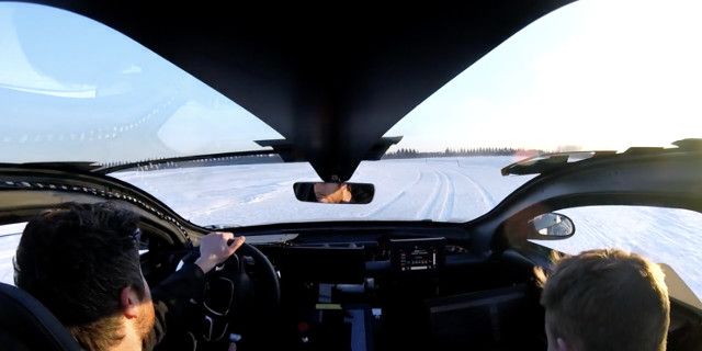 Así se divierte el Lucid Air haciendo drift en la nieve (Vídeo)