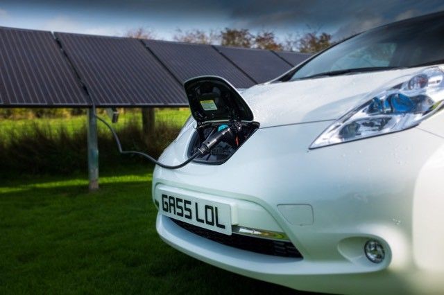 nissan-leaf-solar-paneles