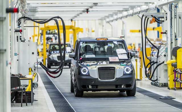 La empresa de taxis de Londres inaugura su fábrica de coches eléctricos