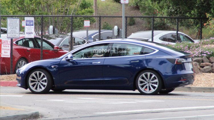 Nuevas imágenes en alta resolución del Tesla Model 3, incluyendo el interior