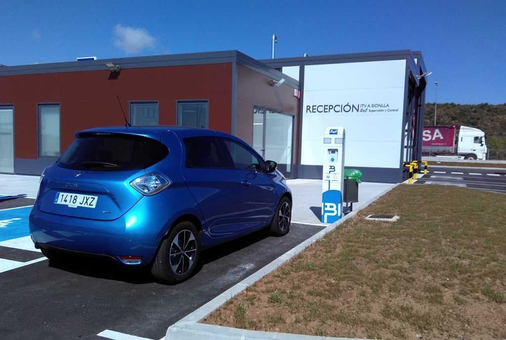 Abre en Santiago de Compostela la primera ITV diseñada para atender a coches eléctricos. Comprobación de las especificaciones, detalle de las curvas de carga, de las baterías…