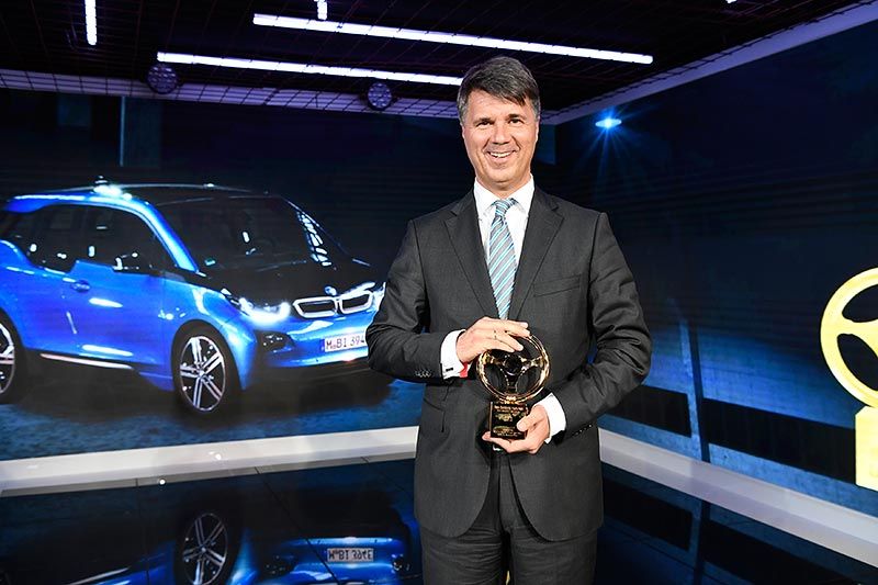 El presidente de BMW indica que tiene un 110% de confianza en el coche eléctrico. Anuncia sorpresas para el Salón de Frankfurt