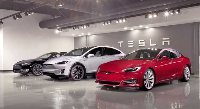 Últimas novedades de Tesla: tienda en Madrid, salida del jefe del departamento de baterías, reunión con Erdogan...