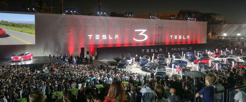 Presentación y primeras entregas del Tesla Model 3 en directo