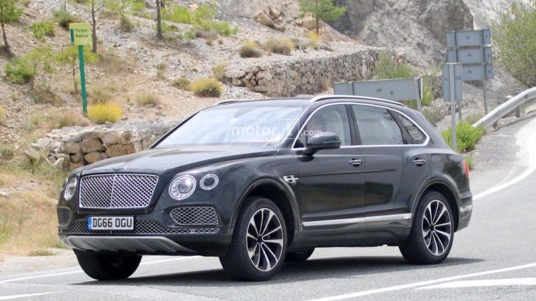 El Bentley Bentayga híbrido enchufable ya está en fase de pruebas