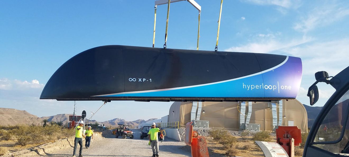 Hyperloop ya tiene una versión de prueba a escala real y estas son sus primeras fotos y vídeo