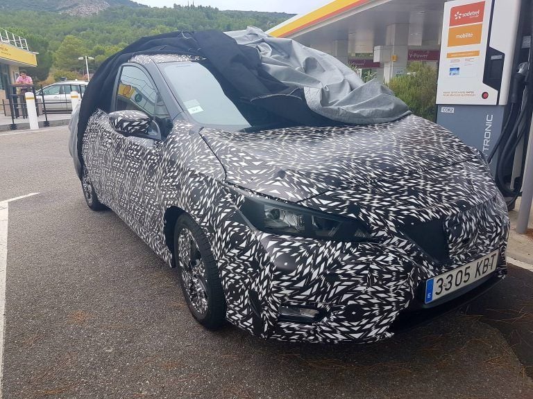 Más fotos del nuevo Nissan LEAF nos muestran una autonomía de 265 kilómetros, y un posible cambio en la zona de carga