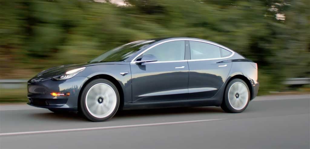 Comparativa estadística: Tesla Model 3 contra sus rivales con motor de combustión