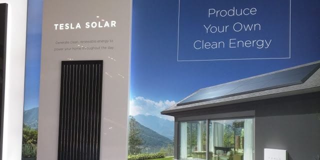 Lo Mejor de la Semana en DiarioRenovables. Paneles fotovoltaicos Tesla Solar, 10 claves en sector de la energía hasta 2040...