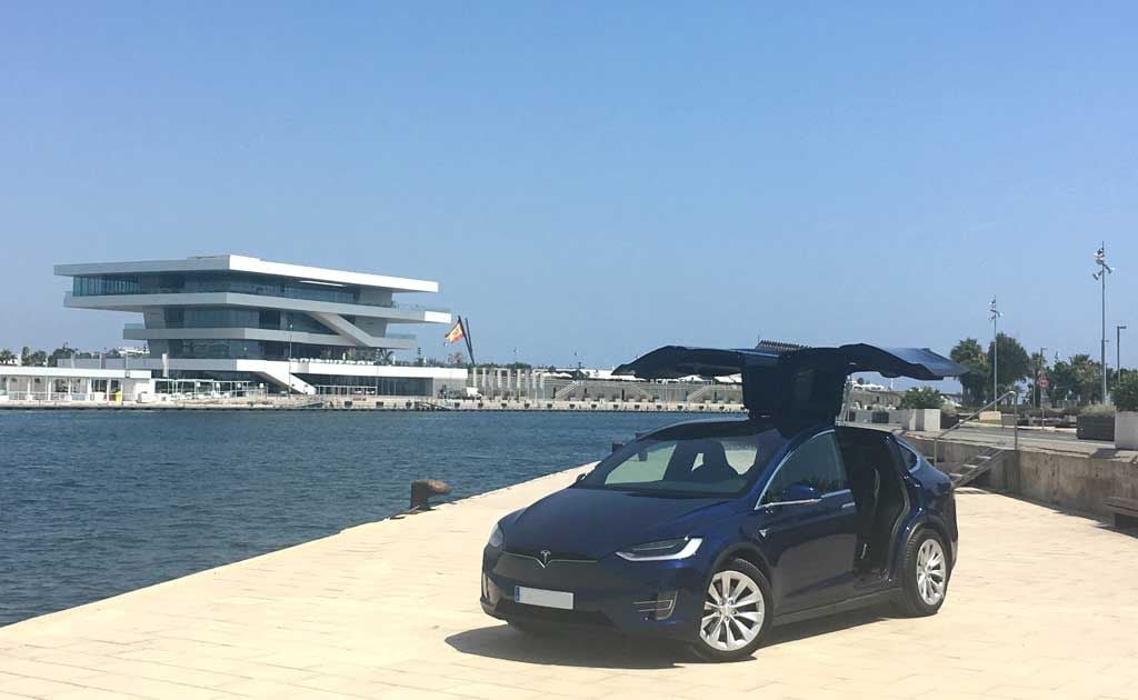 Tesla abre en Valencia su tercer punto de venta permanente en España