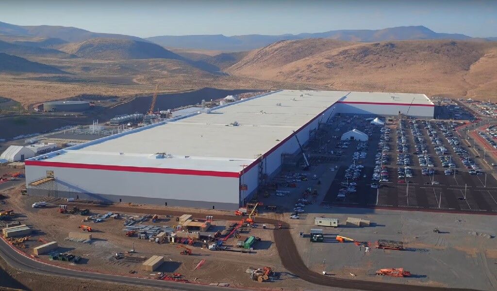 Con el 30% de la construcción completada, la Gigafábrica de Tesla ya es la mayor productora de baterías del mundo