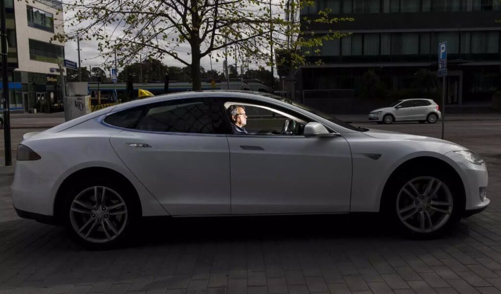 Un taxista de Finlandia ha llegado a los 400.000 kilómetros con su Tesla Model S